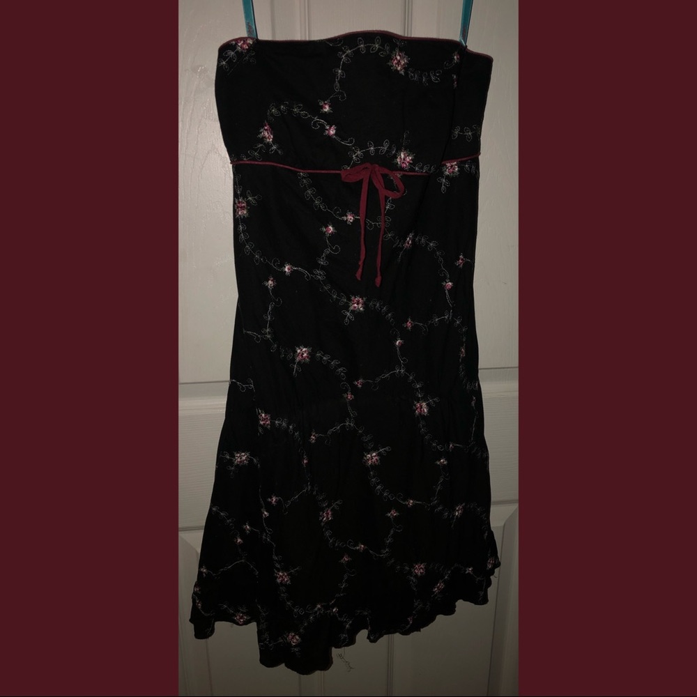 Sfuzi Embroidered Floral Strapless Lil Black Dress